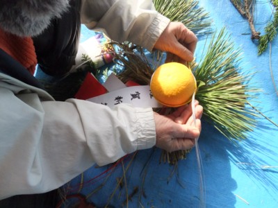 毎年恒例のしめ縄飾り作り　　2012.12.24 016.jpg
