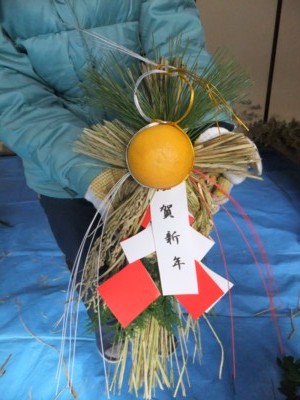 毎年恒例のしめ縄飾り作り　　2012.12.24 017.jpg